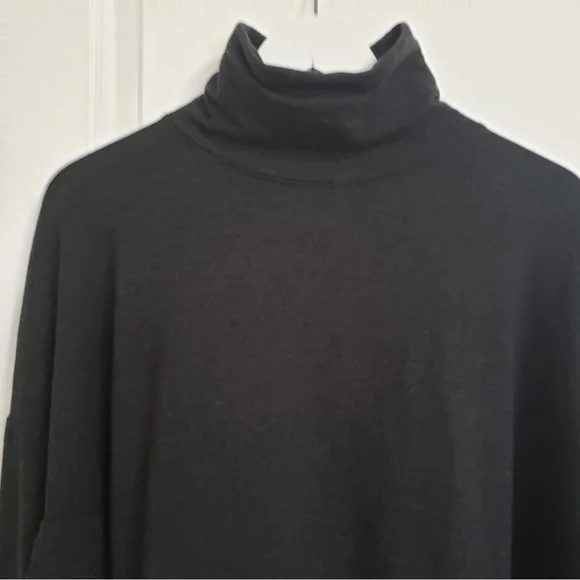 Aritzia Babaton The Group Black Oversized Turtleneck Sweater Sz 2 Medium - Picture 5 of 5